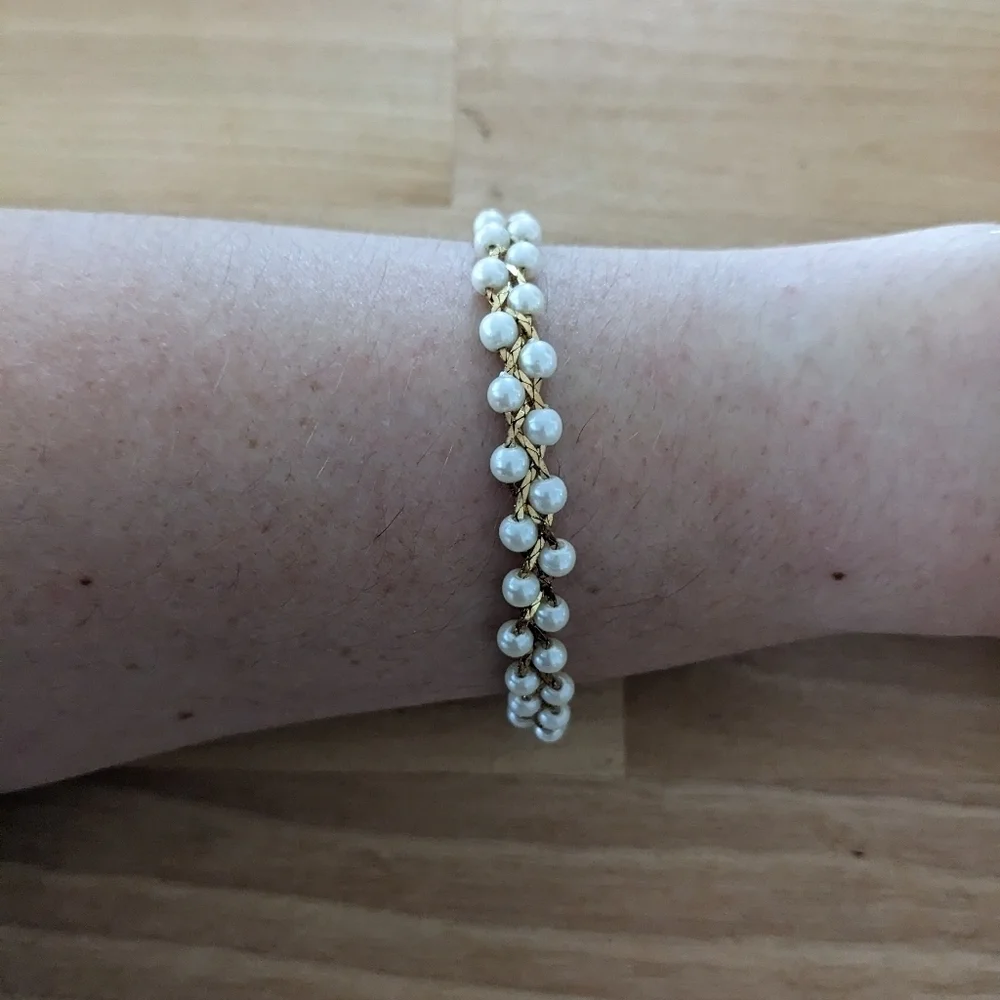 Vintage woven gold tone and pearl bracelet